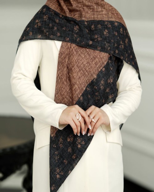  روسری نخی طرح پونه دور دوخت منگوله دار 